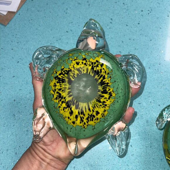Gorgeous Designs Turtles Green Set of 2 Art Glass Heavy Solid Decor - Picture 4 of 9